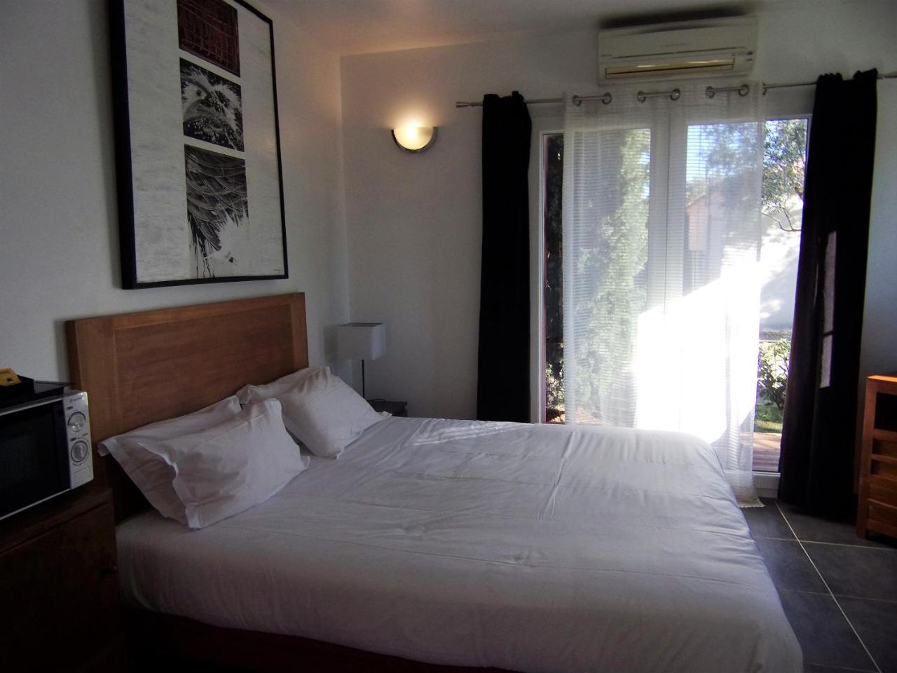 Hotel Domaine Le Milos Castries Exteriör bild